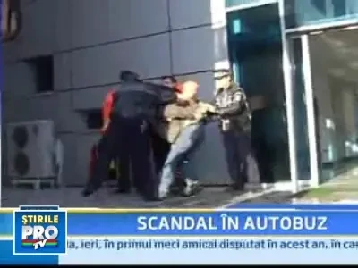 Prinsi fara bilete, 6 tineri au luat la bataie si controlorii si politistii