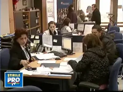 Bancile au ajuns sa sufle si in iaurt! Isi aleg clientii pe spranceana!