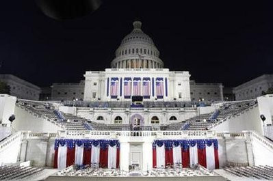 O tanara care avea o arma de foc, arestata in fata Casei Albe