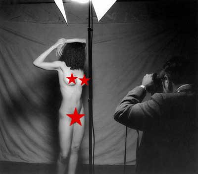 Ce mai puteti sa cumparati la licitatie? Poze cu Madonna dezbracata!