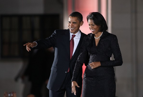 Sotii Obama i-au facut cadou Reginei Elisabeta un iPod