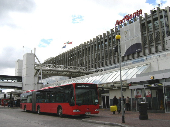 Scandalos: doi romani s-au luat la bataie la bordul unui avion irlandez