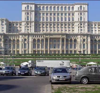 Transportatorii privati au iesit in strada. Nu mai vor RATB in Ilfov