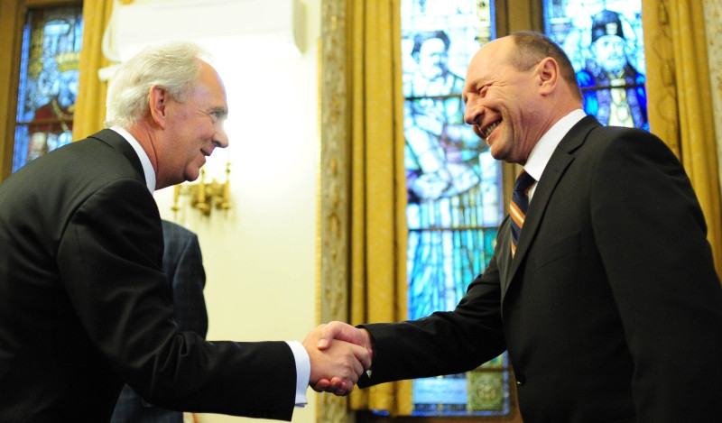 "Industria auto, puternic afectata de criza, trebuie sprijinita de Guvern"