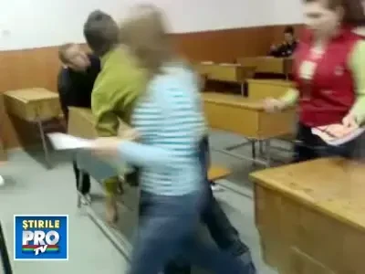 Scolile romanesti, in situatie "dezastruoasa"! Cu ajutorul elevilor