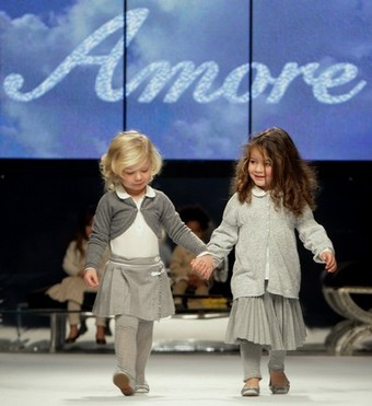 Staruri de la gradinita: copiii-manechin din China