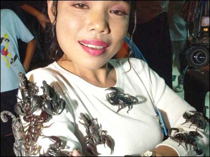 A stat 33 de zile cu 5.000 de scorpioni!