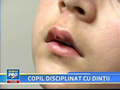 Gest "parintesc": a pedepsit un copil muscandu-l de buze
