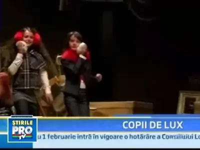 Hainute de lux, pentru pusti... cu dare de mana