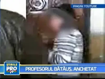 Un profesor si-a batut elevul pana l-au durut palmele!