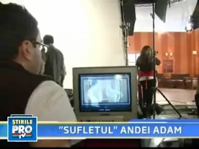 Anda Adam este "Regina de inima rosie"!