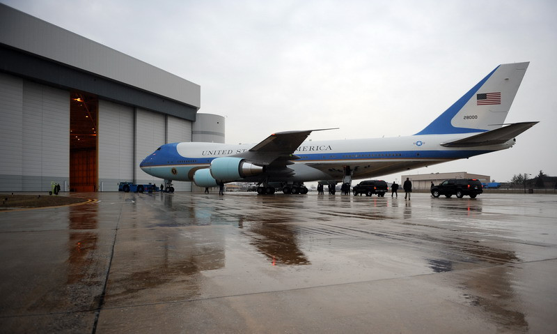 Panica in New York! Trei avioane au zburat la joasa altitudine!