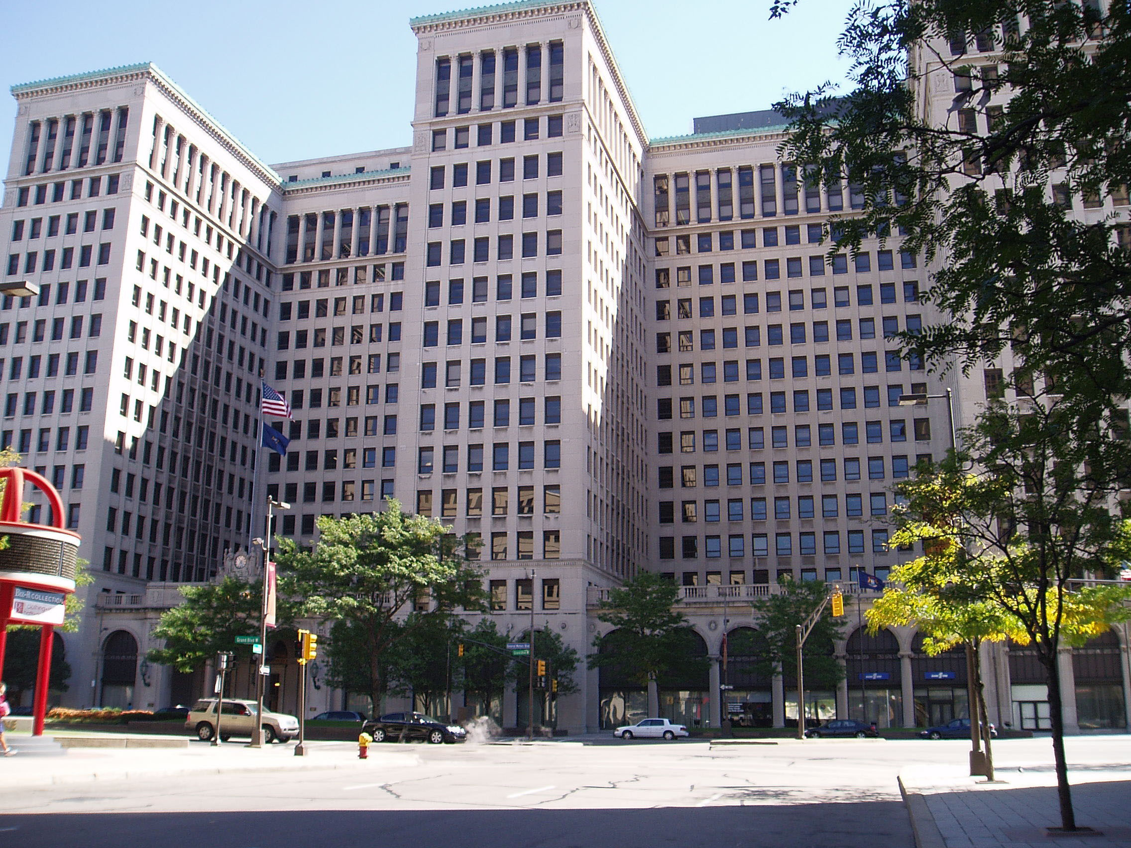 Peste 800.000 de masini GM,investigate. Probleme la indicatorul de carurant