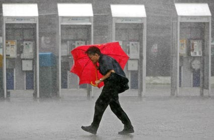 La noi foc, la ei potop! Europa de Vest maturata de furtuni si grindina