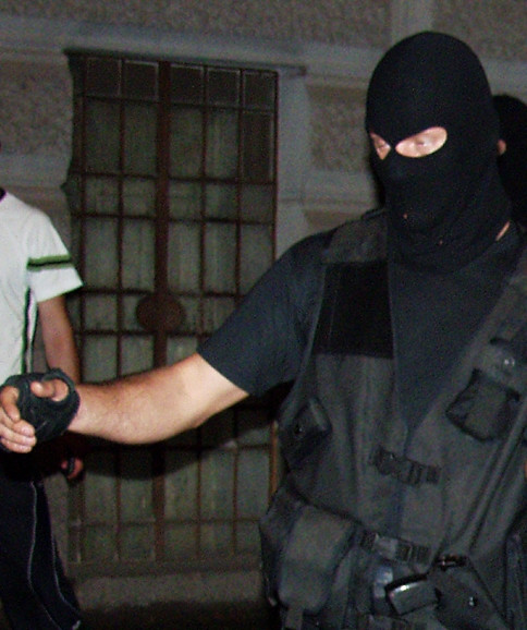 16 jafuri armate si 54 de spargeri, anul acesta, in banci si case de schimb