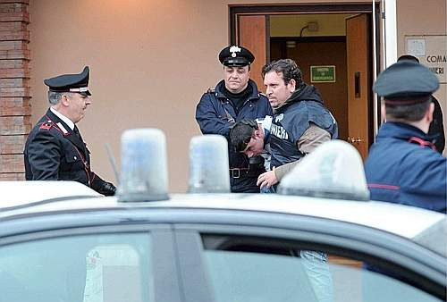 19 romani arestati pentru exploatarea a 27 de compatrioti in Spania