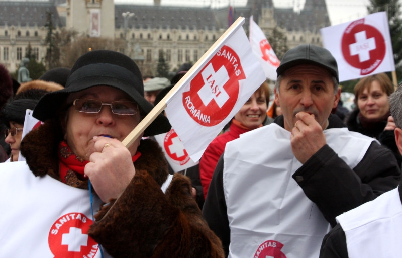 Greva din sanatate a fost suspendata temporar. Salariile personalului medical vor fi marite cu 15% incepand cu luna decembrie