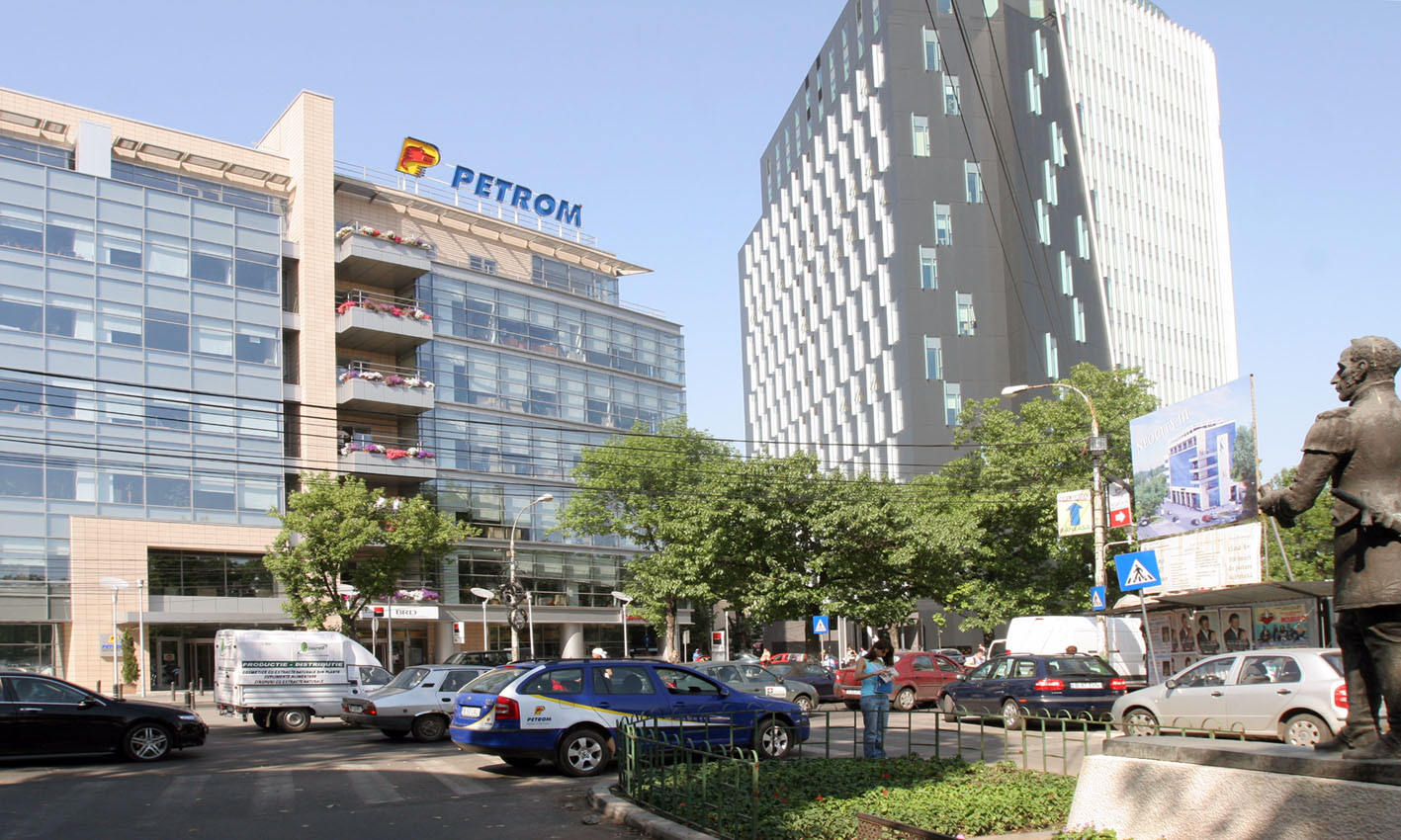 Basescu: "Petrom are o politica IMORALA. Am rupt legaturile". Cu cat se extrage barilul in Romania