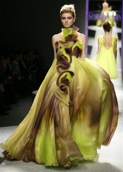 The One iti arata cum luxul poate deveni accesibil. Numai pe timp de criza