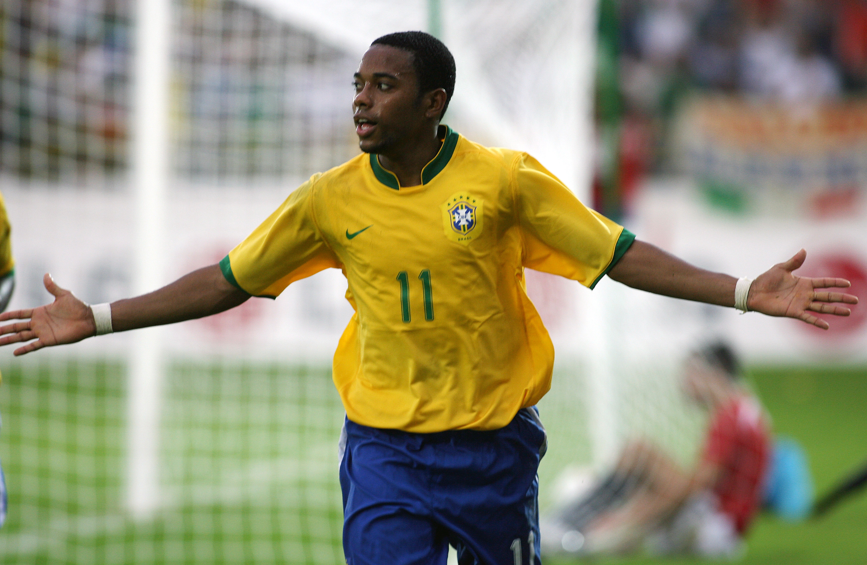 SOC in Anglia! Robinho a fost arestat pentru viol!