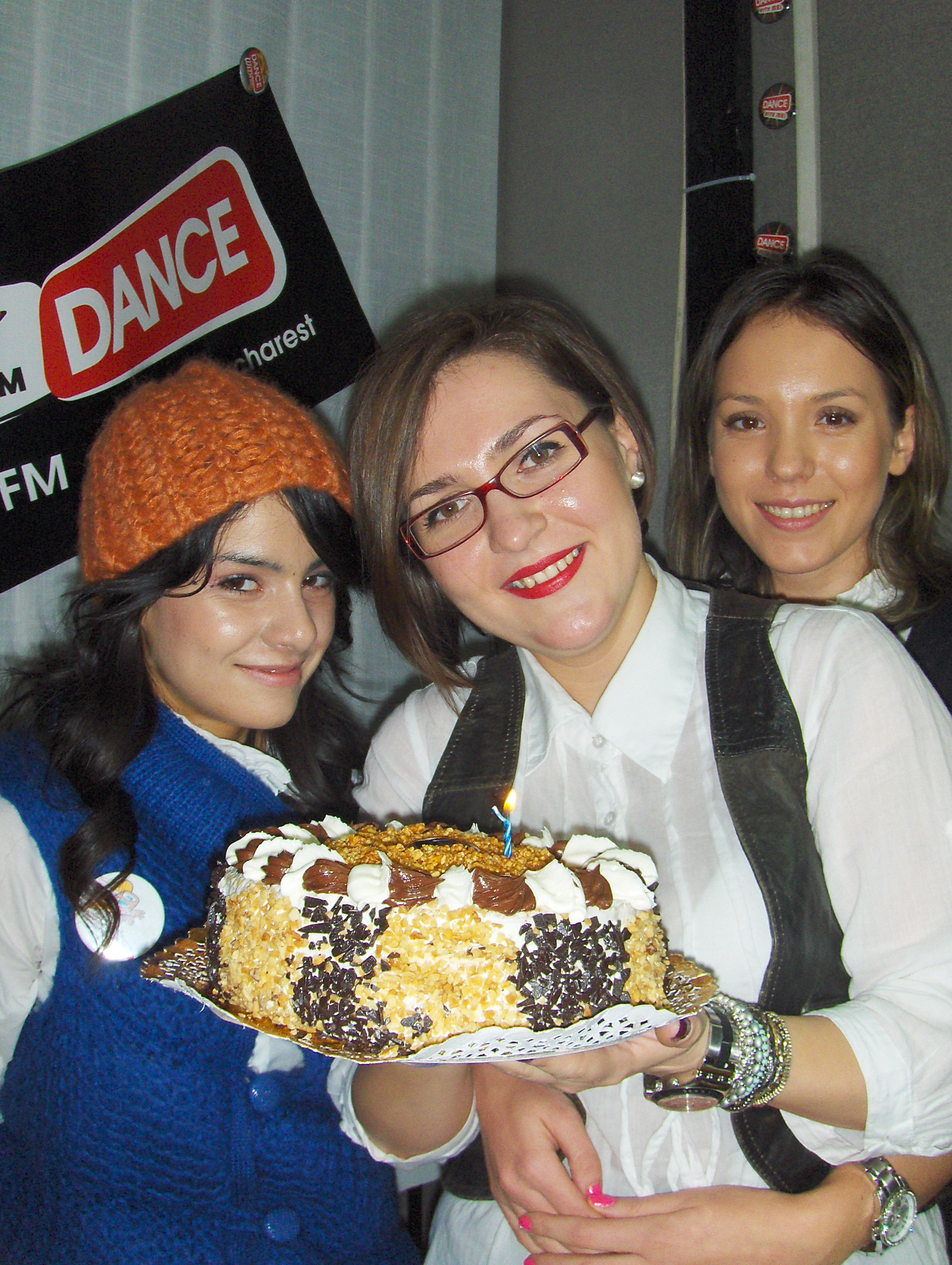 Ana-Maria de la ProFM DANCE, sarbatorita in direct... la radio!