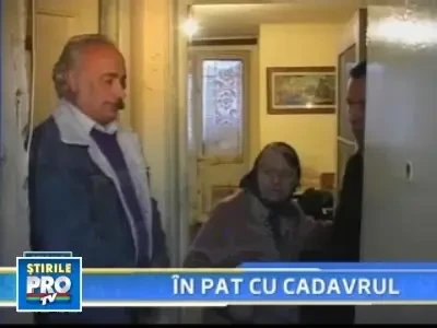 A stat cu cadavrul sotului in casa, pentru ca nu avea bani de inmormantare