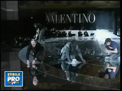 Regele Valentino s-a retras, traiasca regele!