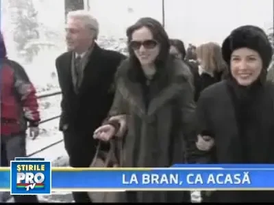 Familia mostenitoare, la Bran! Programul turistilor nu a fost perturbat