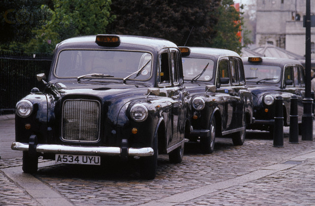 Brokeri si bancheri romani lupta sa ajunga soferi in strainatate