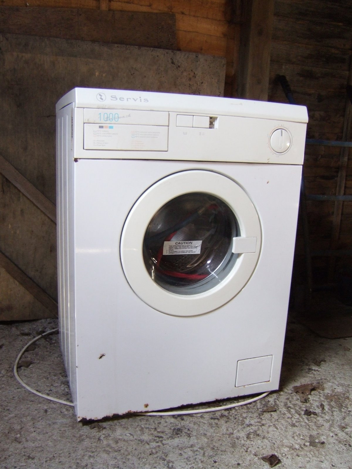 Socant! O fetita de 4 ani a murit in masina de spalat