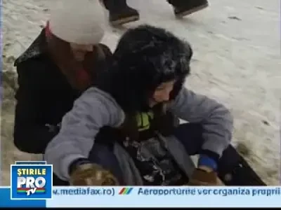 Englezii au profitat de ninsori si n-au mai dat pe la serviciu