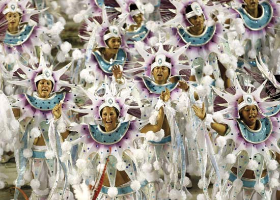 Pregatiri in forta pentru faimosul carnaval din Rio de Janeiro!