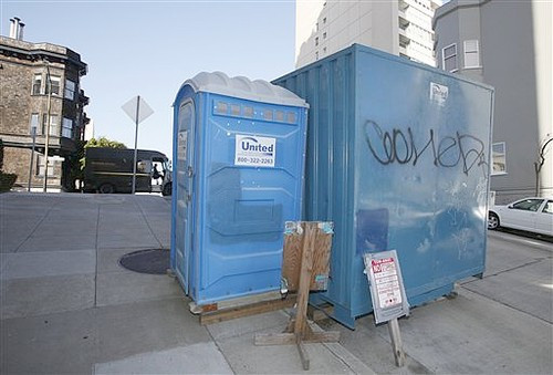 Un piroman obsedat de toaletele publice face ravagii in San Francisco!