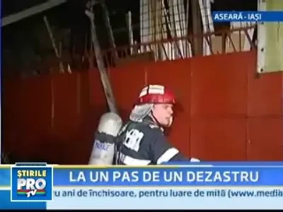 Aproape de dezastru: incendiu langa un depozit de carburanti din Iasi