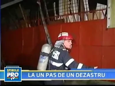 Aproape de dezastru: incendiu langa un depozit de carburanti din Iasi