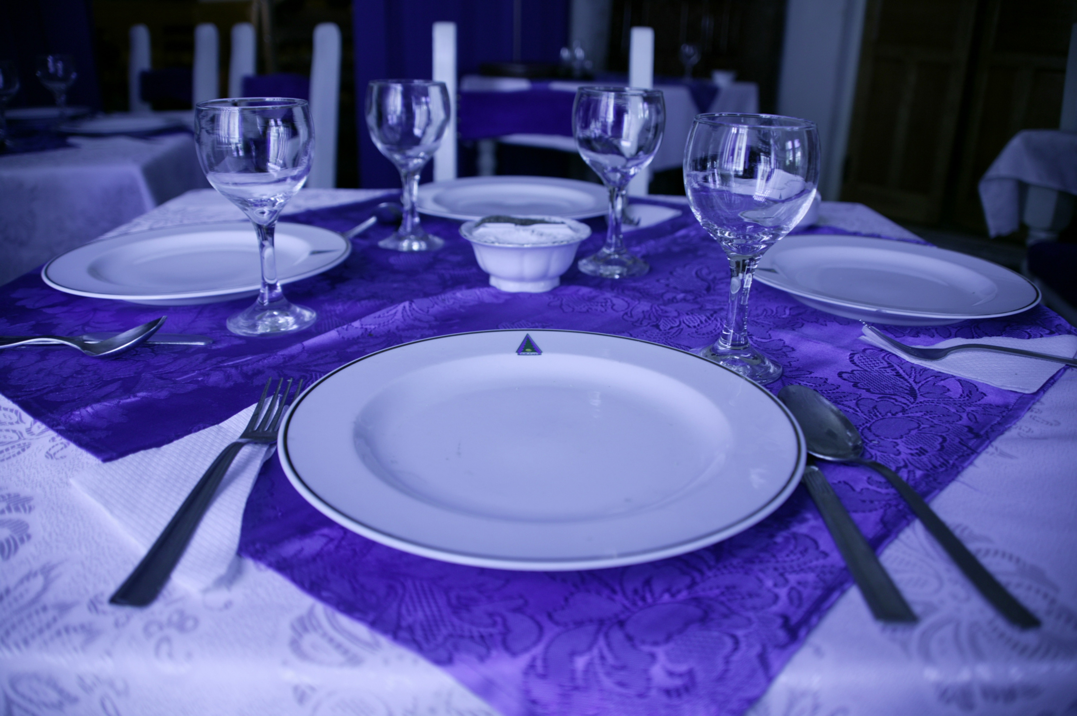 A intrat cu masina in localul unde a refuzat sa plateasca nota!