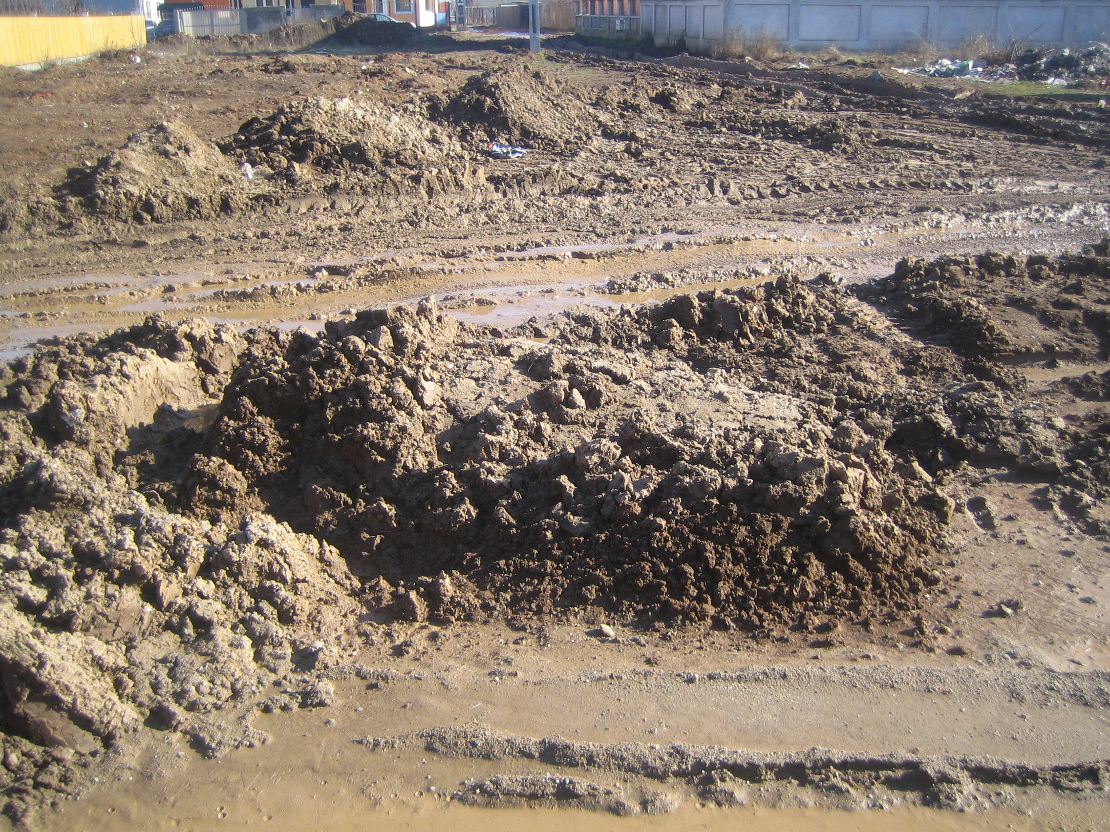 Vine primavara si odata cu ea rasar lucrarile nefinalizate