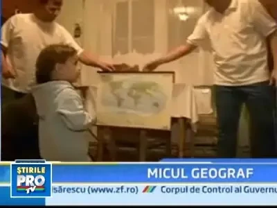 Geniu! La doi ani, invarte hartile lumii precum un geograf cu experienta