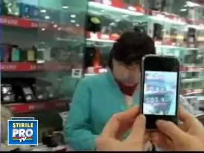 China e plina de falsuri: incaltari Mike, Hi-Phone si aparatura Samsvng