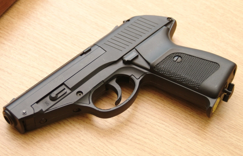 60 de pistoale cu gaz, descoperite intr-un tren Viena-Bucuresti