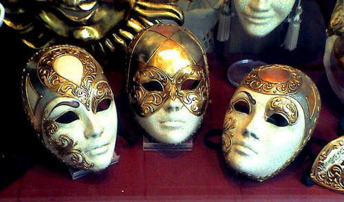 Masti, costume si multa culoare! Incepe carnavalul de la Venetia