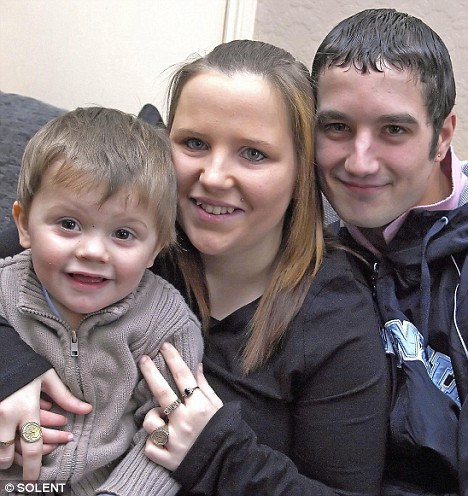 Asa da mama precoce! La 17 ani, gravida a doua oara. Acum cu tripleti!