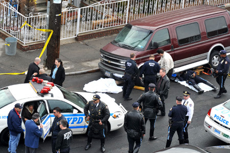 Imigrant ecuadorian, lovit de o masina si tarat de o alta peste 30 km!