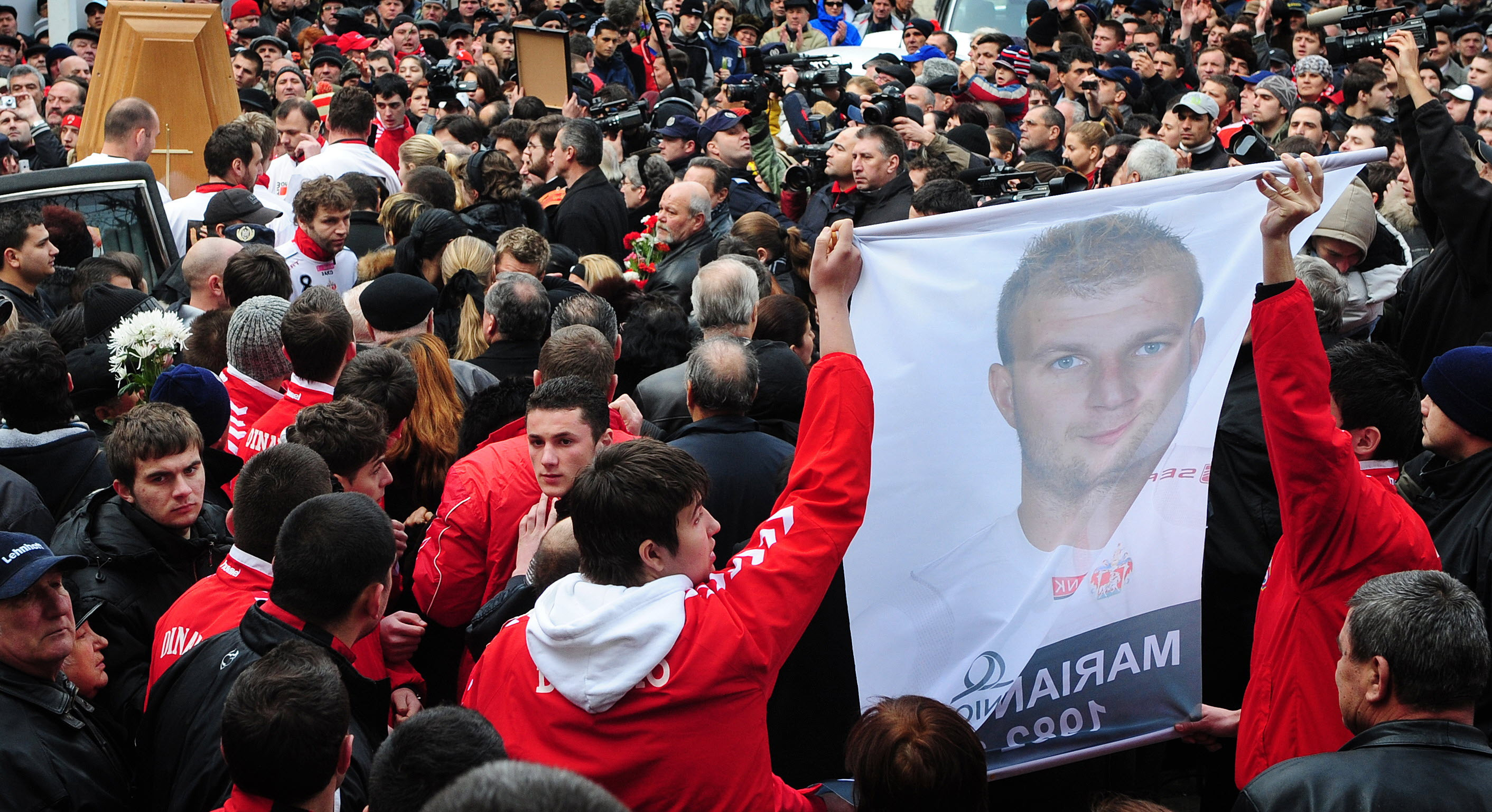 Marian Cozma a fost inmormantat, dupa o saptamana de jale