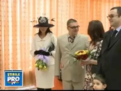 Biciuita cu flori de Ziua Indragostitilor. Ce romantic!