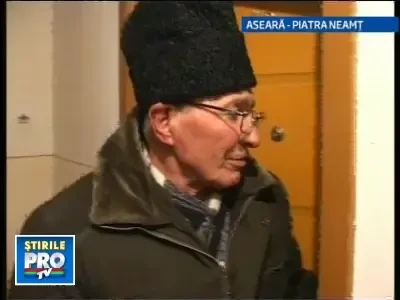 Si-a injunghiat prietenul de pahar pentru ca i-a luat telecomanda