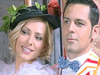 Zorro si Mary Poppins se pregatesc de Dansez pentru Tine!