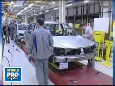 Muncitorii de la Dacia, chemati la munca si in weekend!