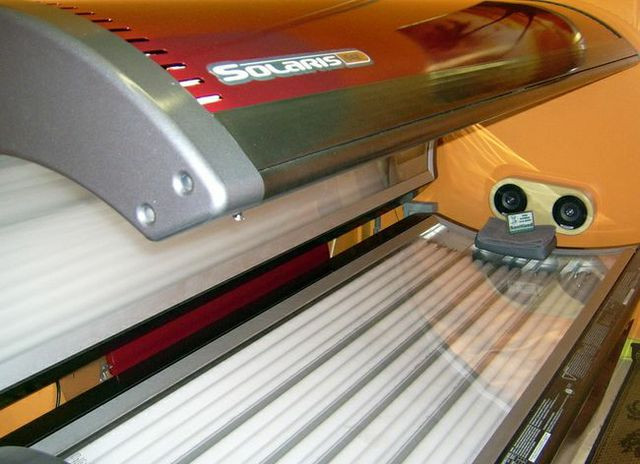 S-a prajit! Arsuri pe 70% din corp, dupa 19 minute de stat la solar