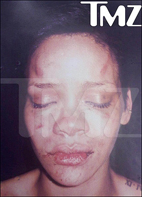 Rihanna: M-am intors la Chris dupa ce m-a batut!
